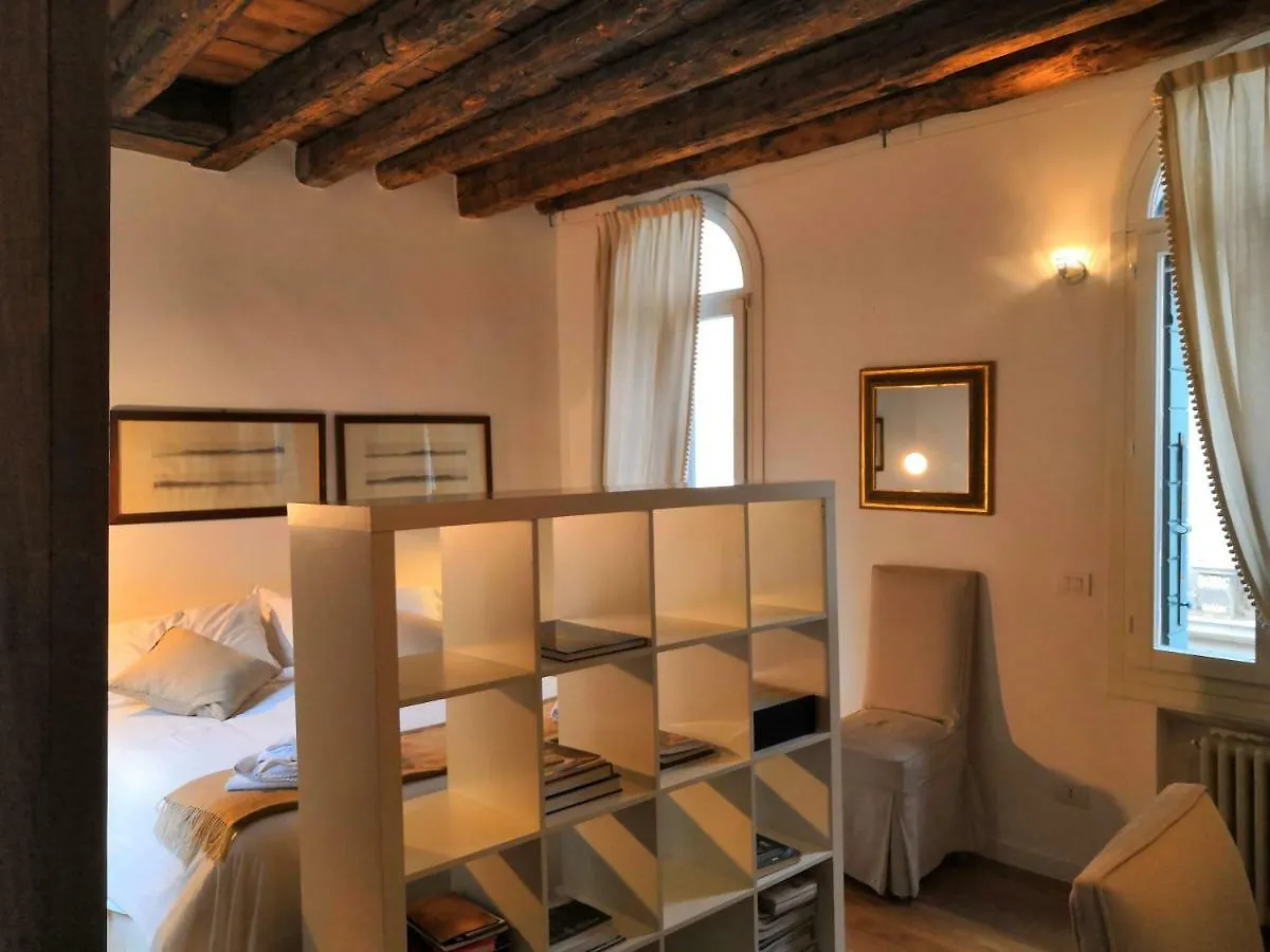 Hotel Casa Flo Benátky Penzion